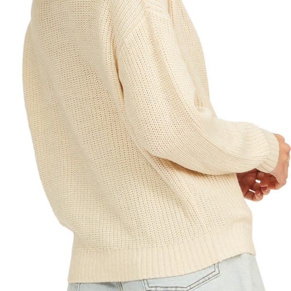Billabong Ivory V-Neck Faux Wrap Sweater Small NWOT - Picture 3 of 9